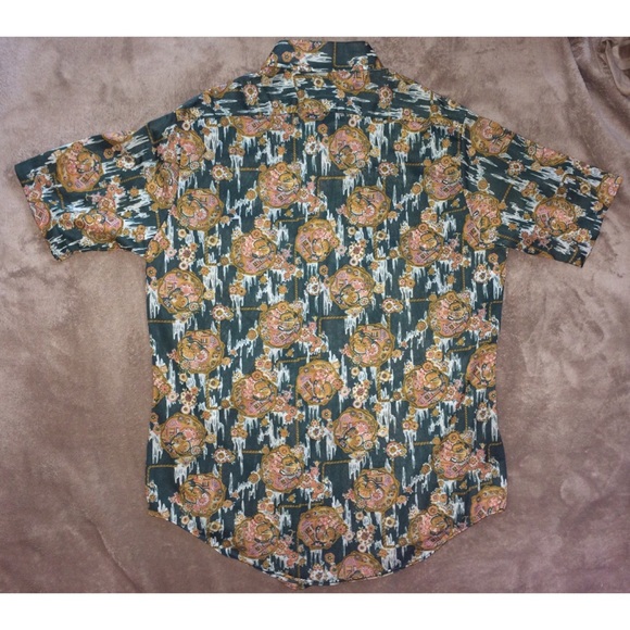 *SOLD* 1960s Vintage button down collared t-shirt - Picture 5 of 7